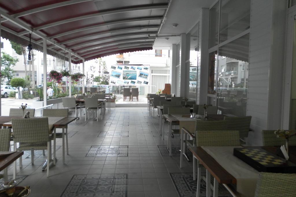 אלאניה Hotel La Mosae מראה חיצוני תמונה