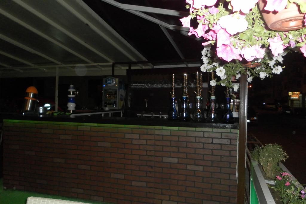 אלאניה Hotel La Mosae מראה חיצוני תמונה