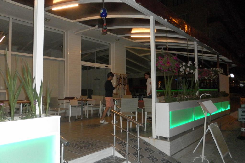 אלאניה Hotel La Mosae מראה חיצוני תמונה
