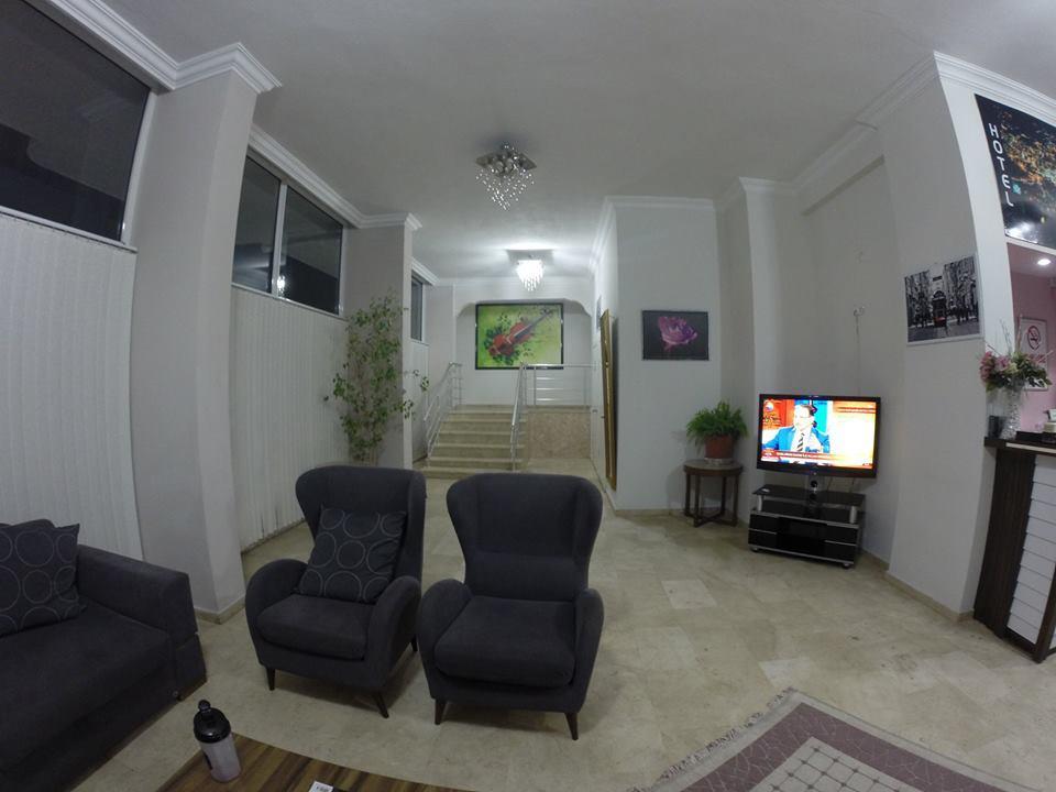אלאניה Hotel La Mosae מראה חיצוני תמונה