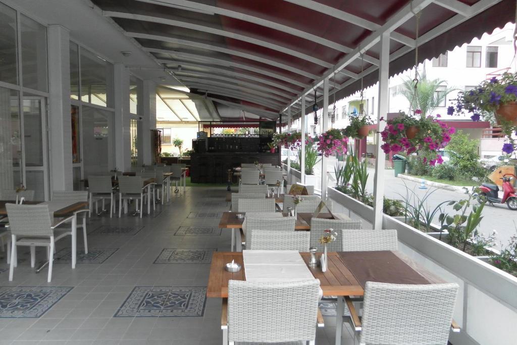 אלאניה Hotel La Mosae מראה חיצוני תמונה