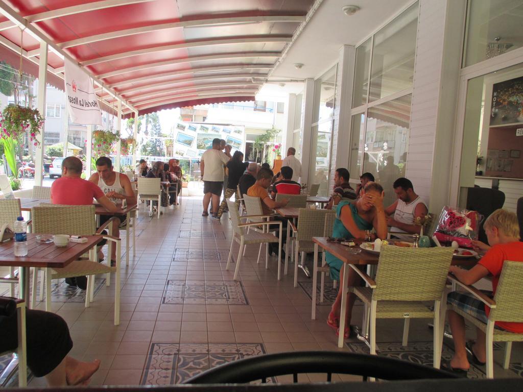 אלאניה Hotel La Mosae מראה חיצוני תמונה