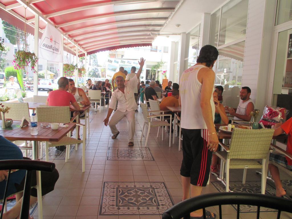אלאניה Hotel La Mosae מראה חיצוני תמונה