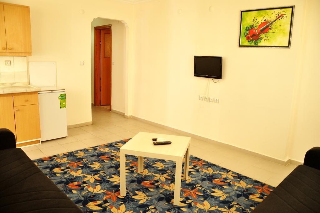 אלאניה Hotel La Mosae חדר תמונה