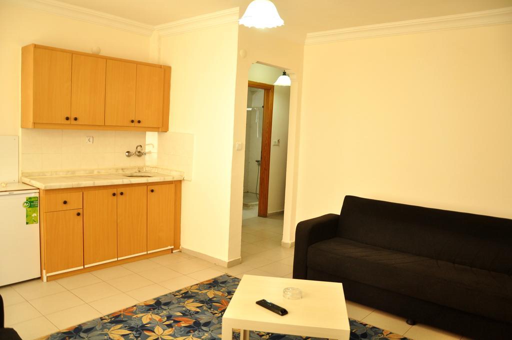 אלאניה Hotel La Mosae חדר תמונה